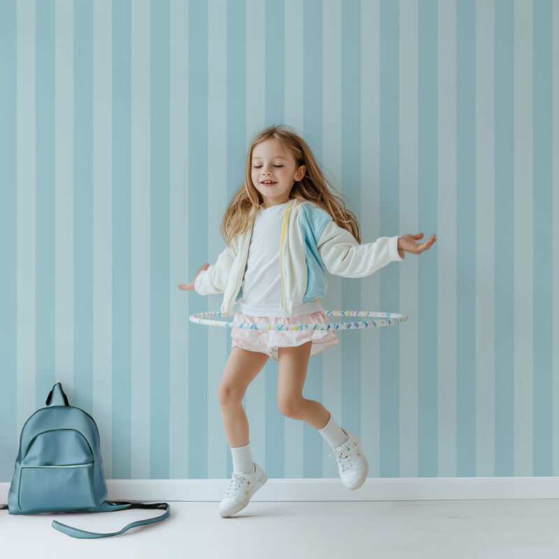 Papier peint chambre enfant rayures bleu clair