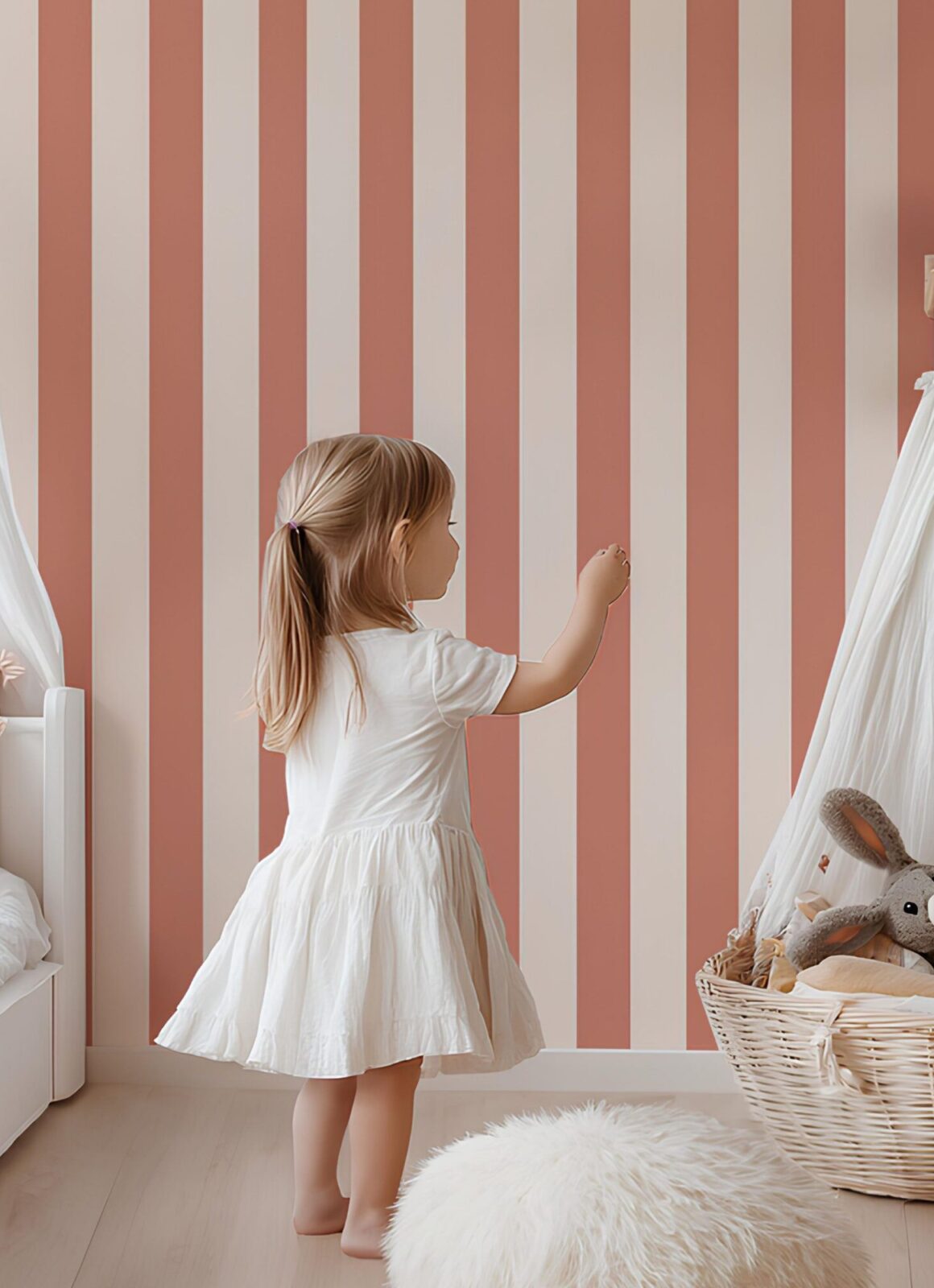 Papier peint rayure rose enfant