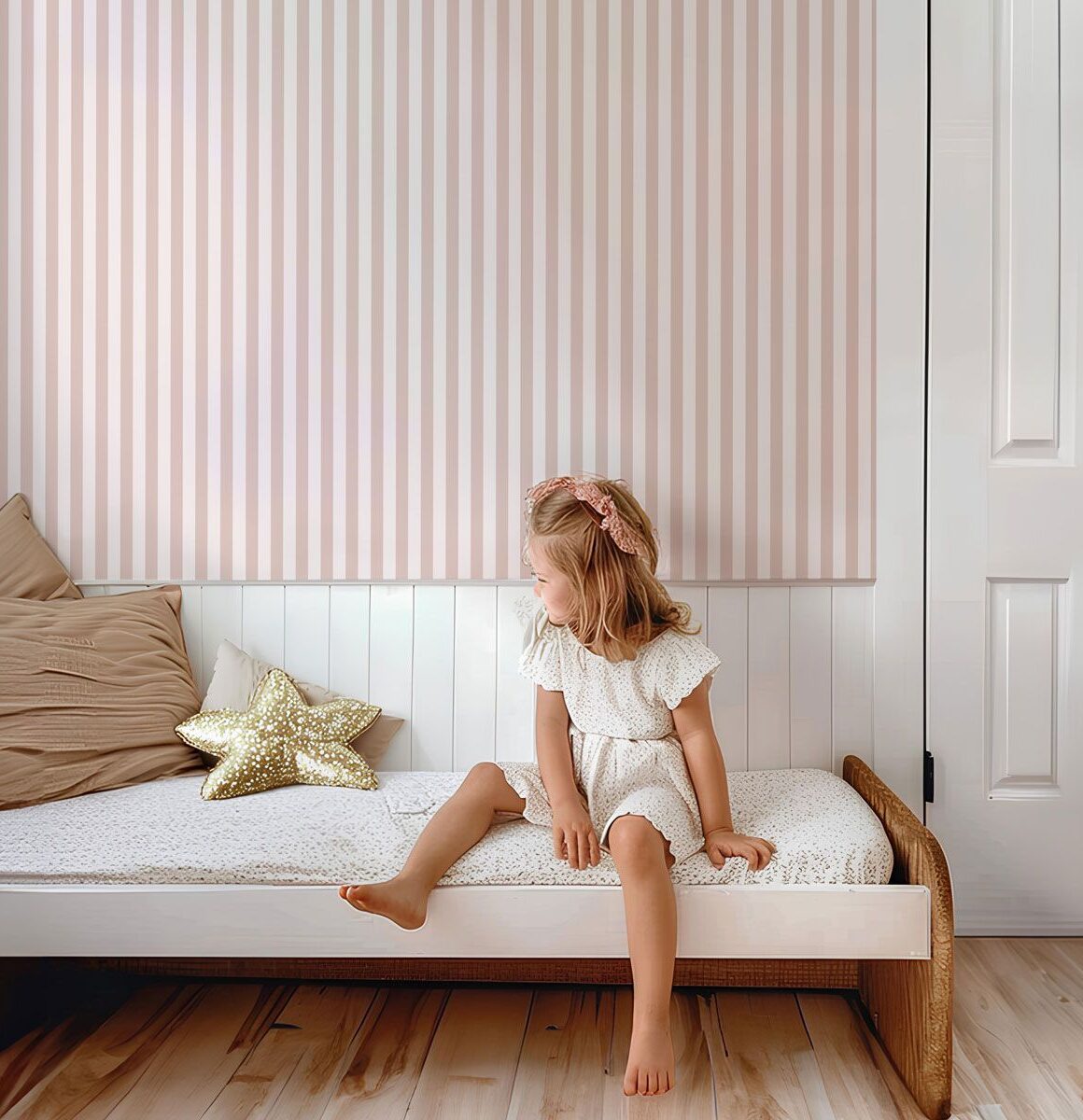 Papier peint rayures rose