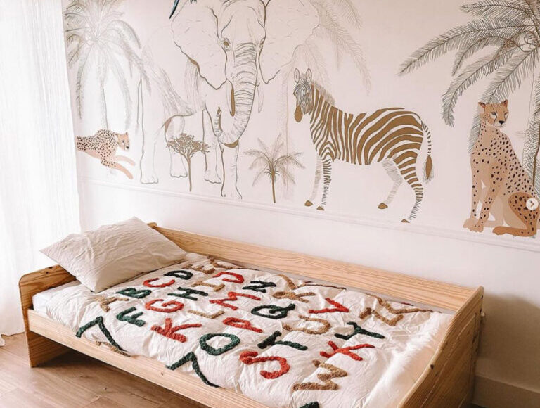 chambre-bebe-animaux-beige