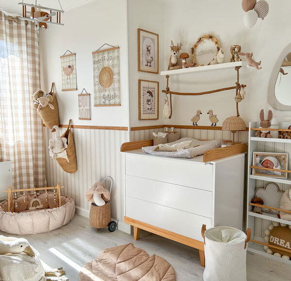 papier-peint-rayure-beige